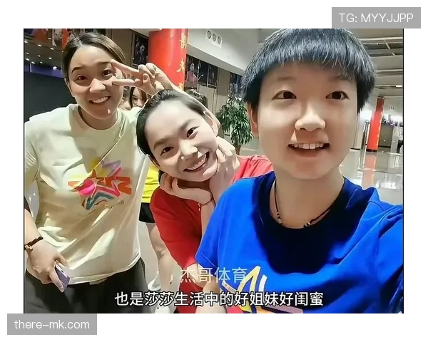 何卓佳这生活也太反差了吧，场上拼命赛后就跟明星派对逃不过豪车闪光灯